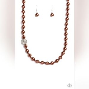 Countess Chic Brown NECKLACE